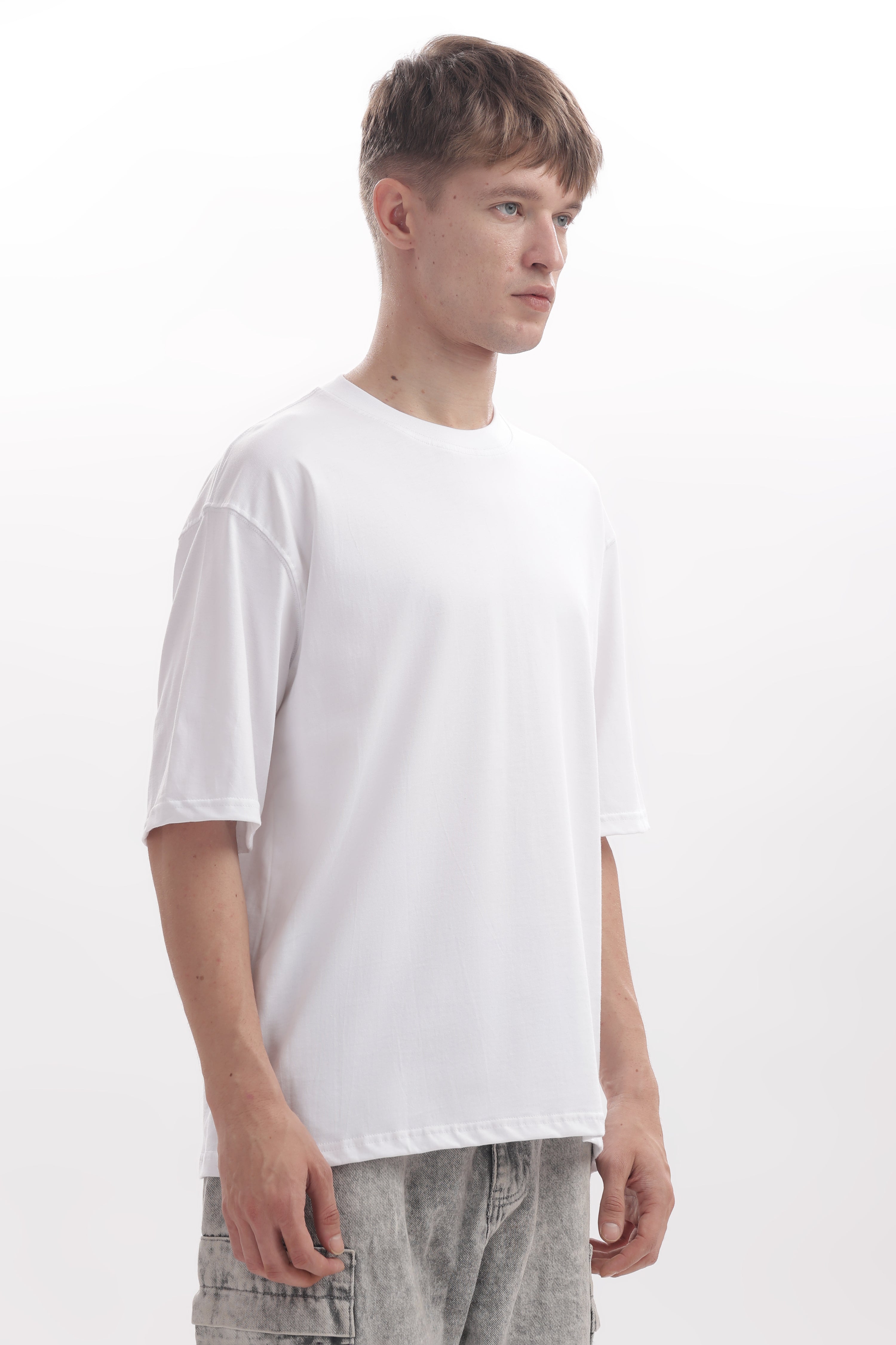 White plain 210 GSM Premium Cotton Oversized T-Shirt – Unisex Comfort Fit