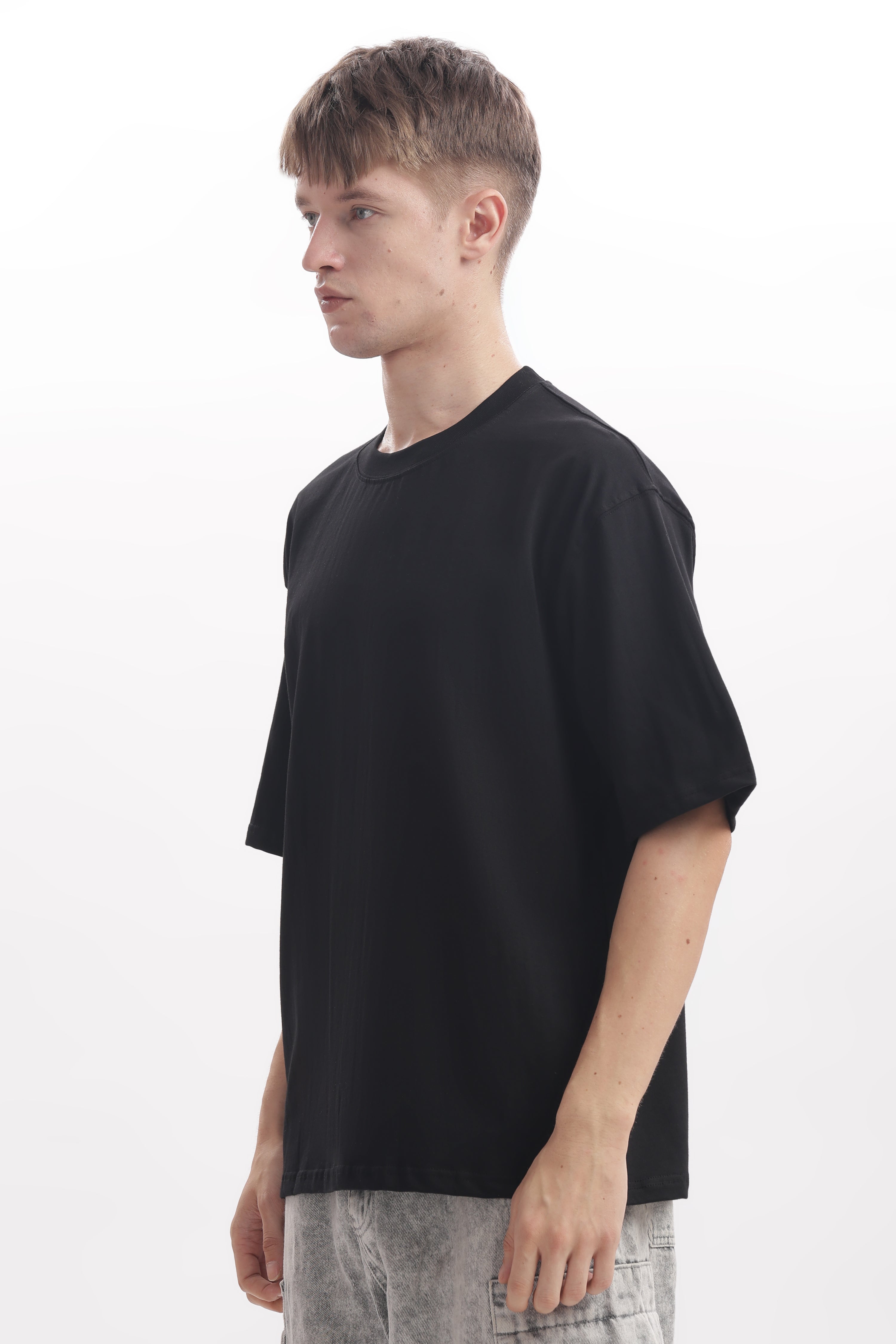 Black plain 210 GSM Premium Cotton Oversized T-Shirt – Unisex Comfort Fit