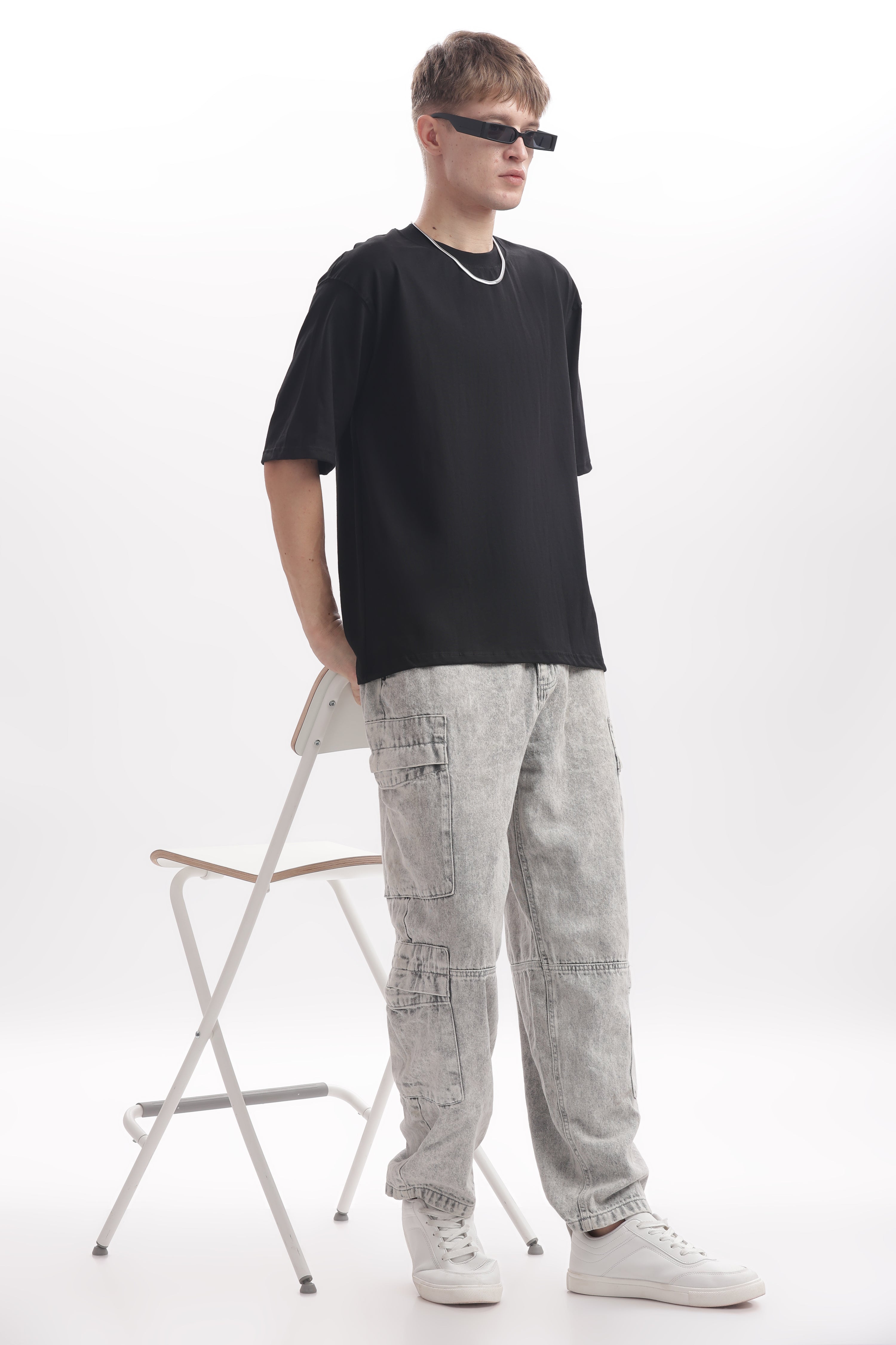 Black plain 210 GSM Premium Cotton Oversized T-Shirt – Unisex Comfort Fit